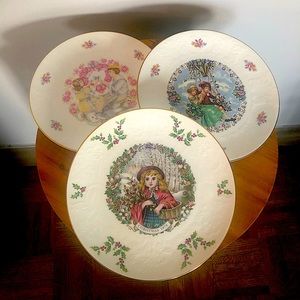 Royal Doulton - Set of 3 Collector Plates - Christmas & Valentine’s Day